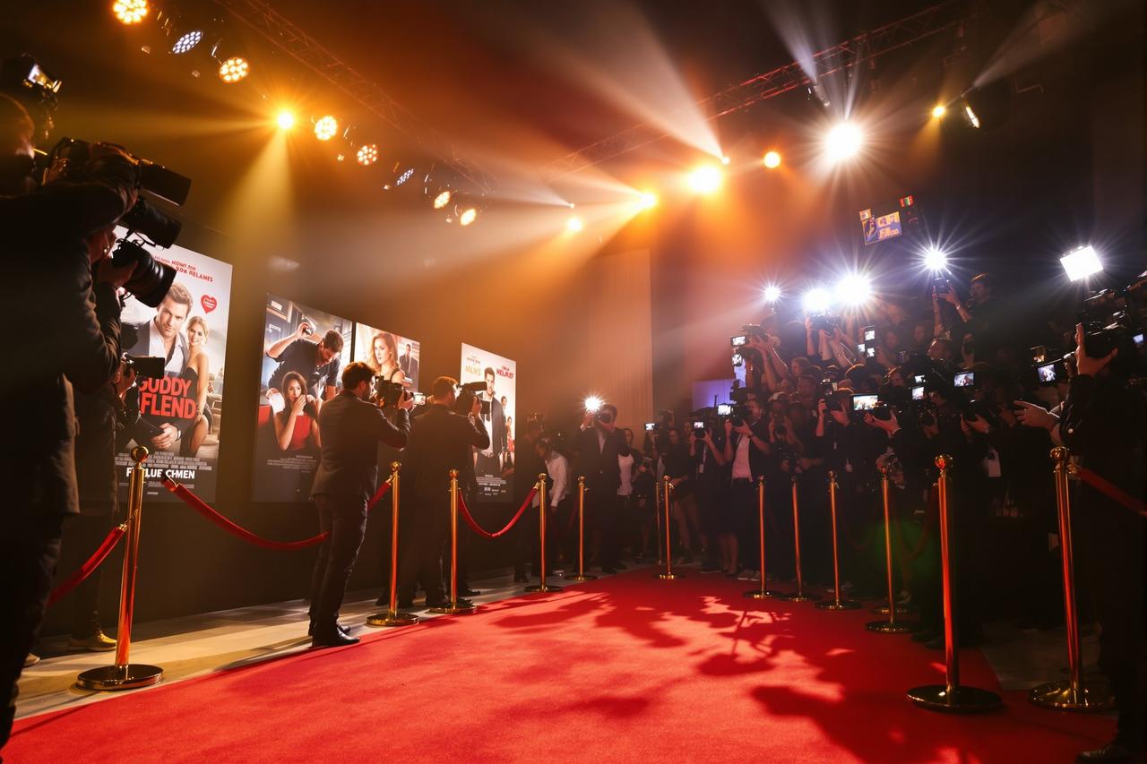 撸一撸影院资讯 - 《深海奇航》票房突破20亿，导演透露续集计划
